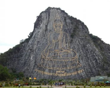 Wat Khao Chee Chan carved buddha mountain