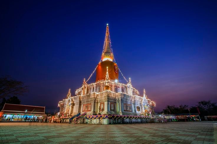 Bun Boek Fa Fair and Red Cross Fair