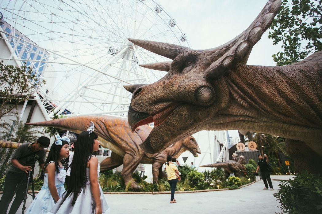 Bangkok Dinosaur Planet theme park opens 