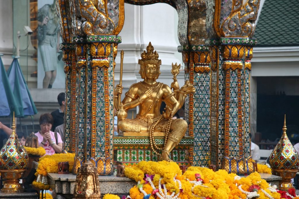 Bangkok Ratchaprasong Pray at The Erawan Shrine (Phra Phrom)